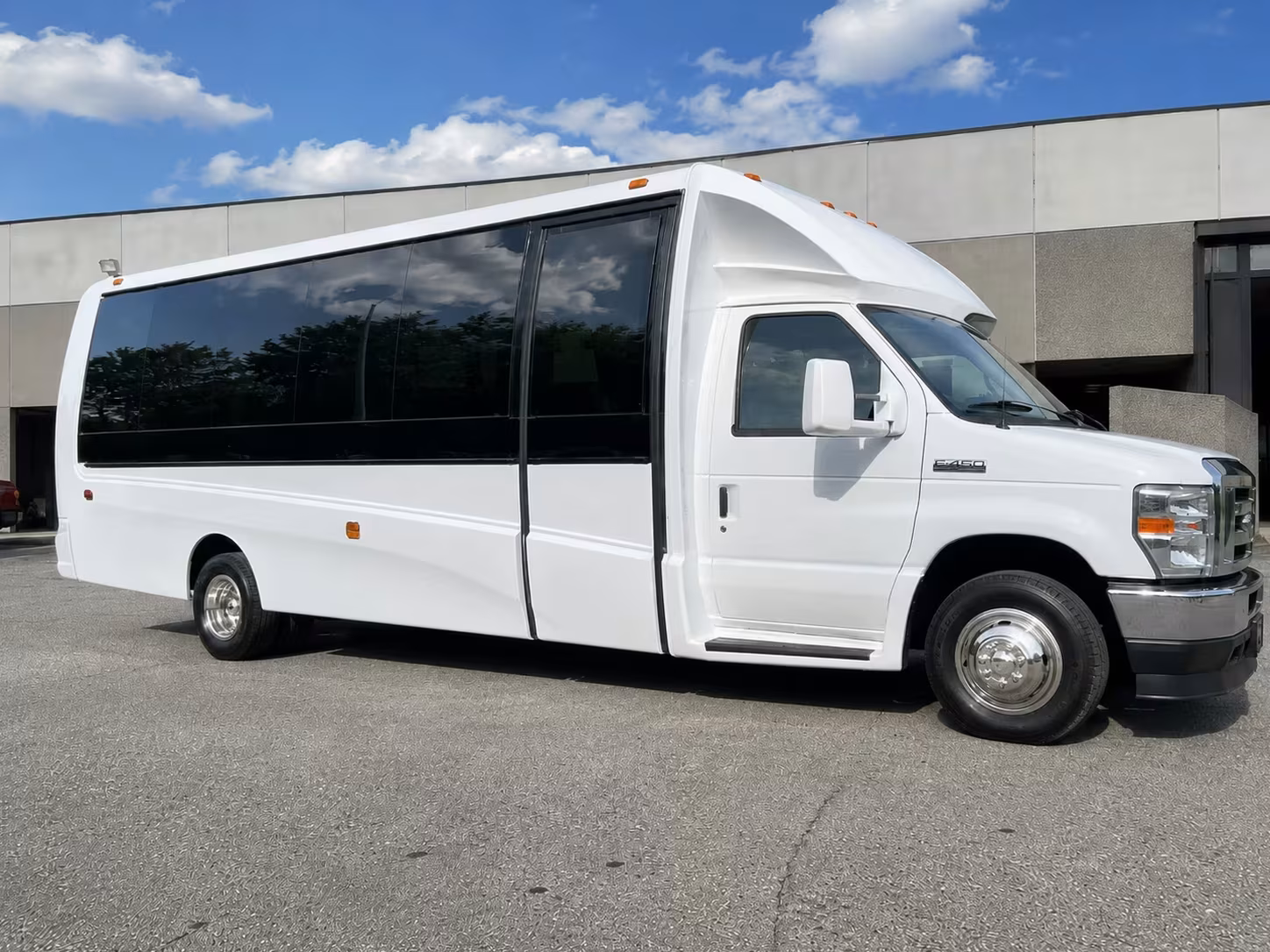 minibus rentals for pasadena rehearsal dinners